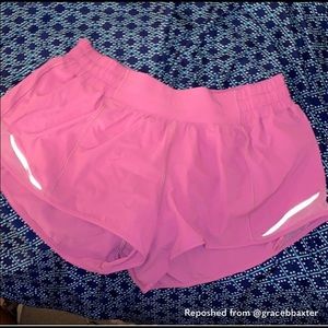 BNWOT LuluLemon Hotty Hot Shorts 2.5 Inch Inseam